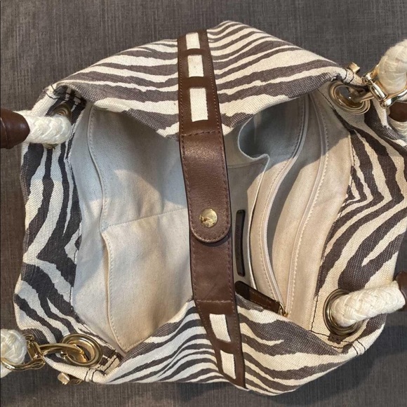 Michael kors purse - Picture 2 of 2